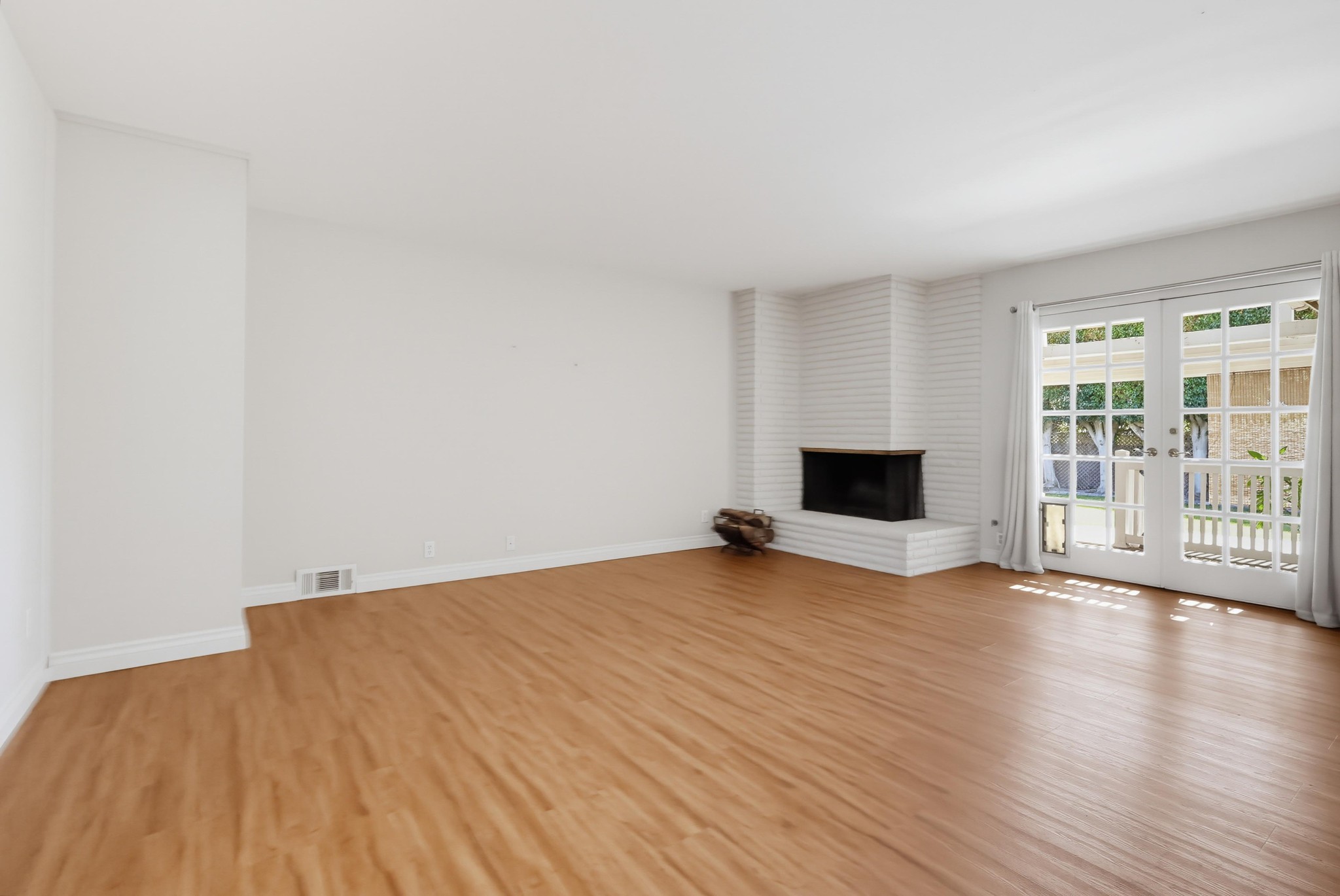 Virtual tour photo 9 of 92 for 6448 E Pageantry St