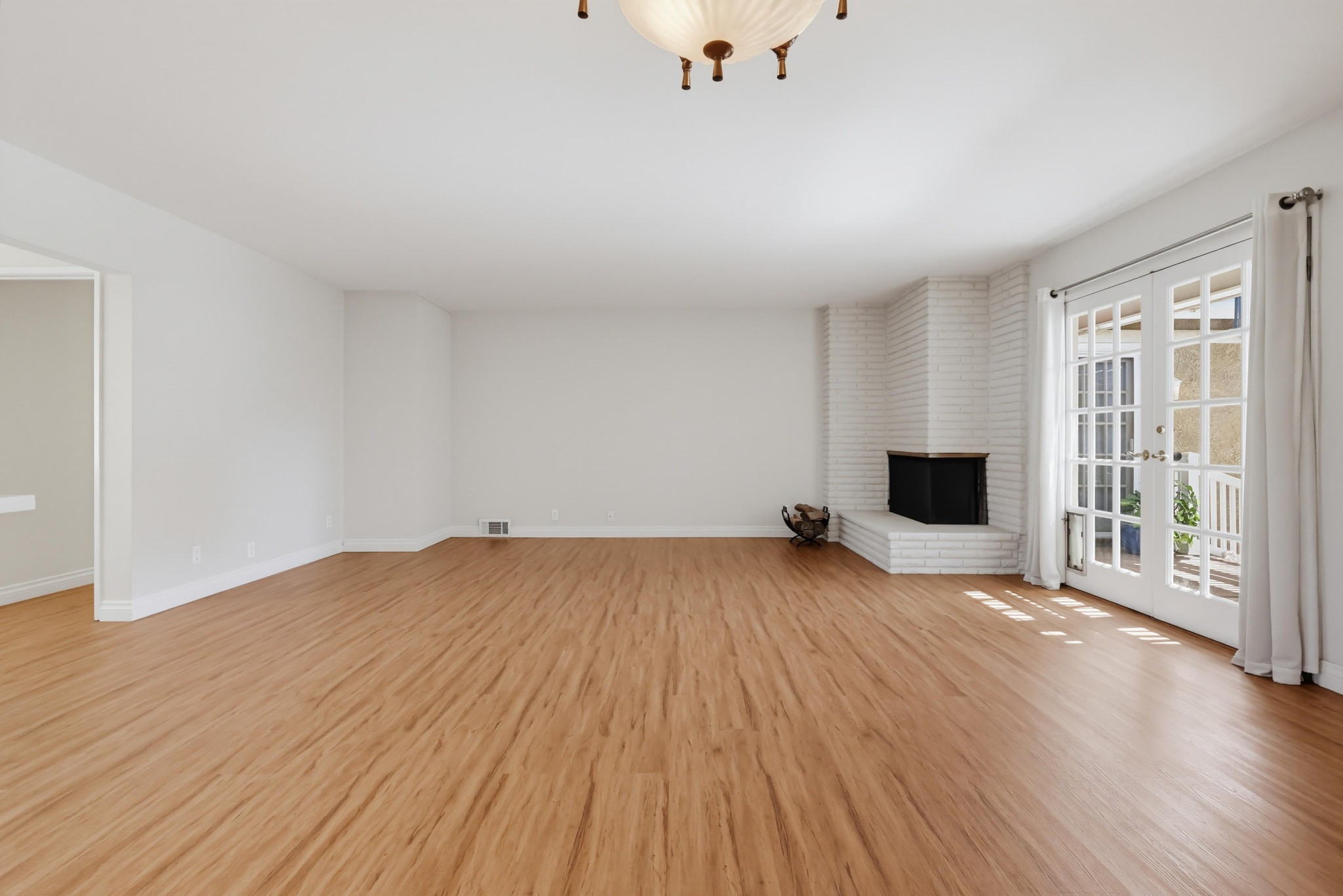Virtual tour photo 19 of 92 for 6448 E Pageantry St