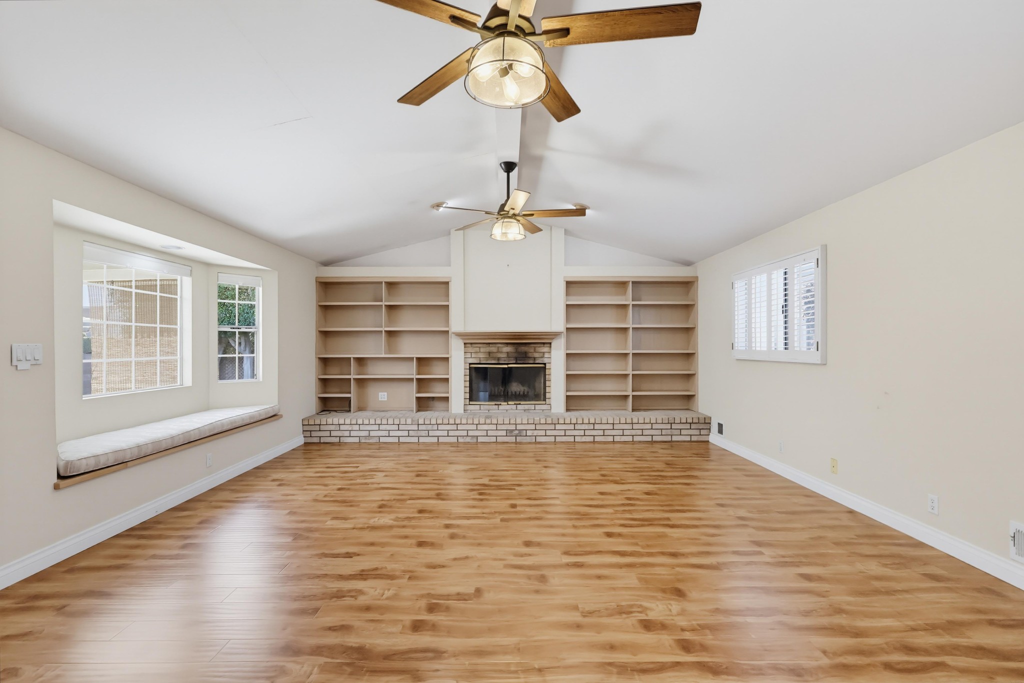 Virtual tour photo 25 of 92 for 6448 E Pageantry St