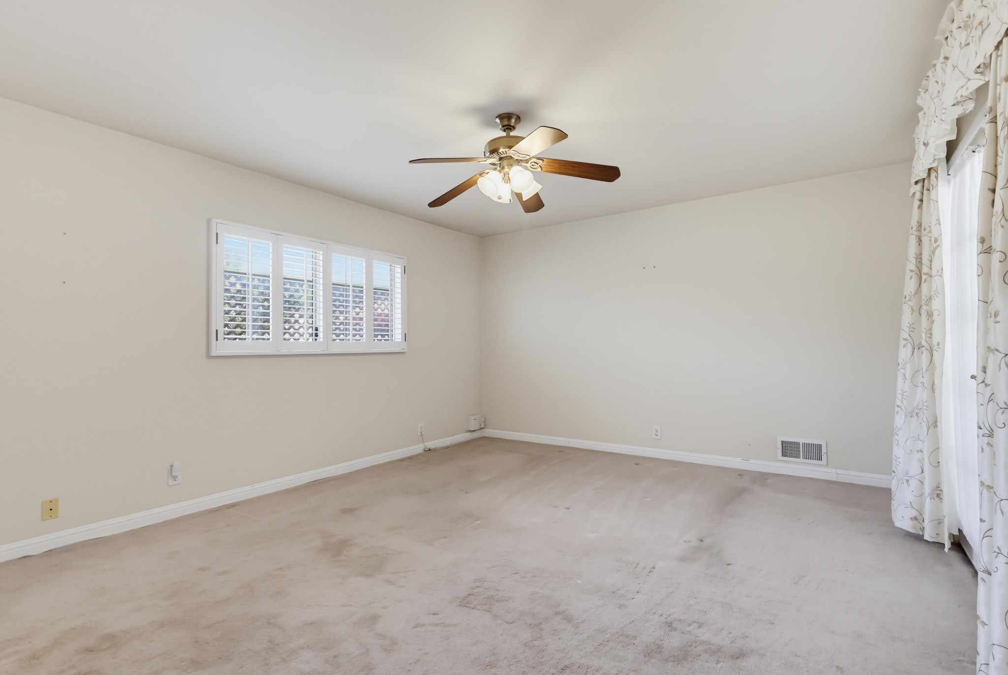 Virtual tour photo 61 of 92 for 6448 E Pageantry St