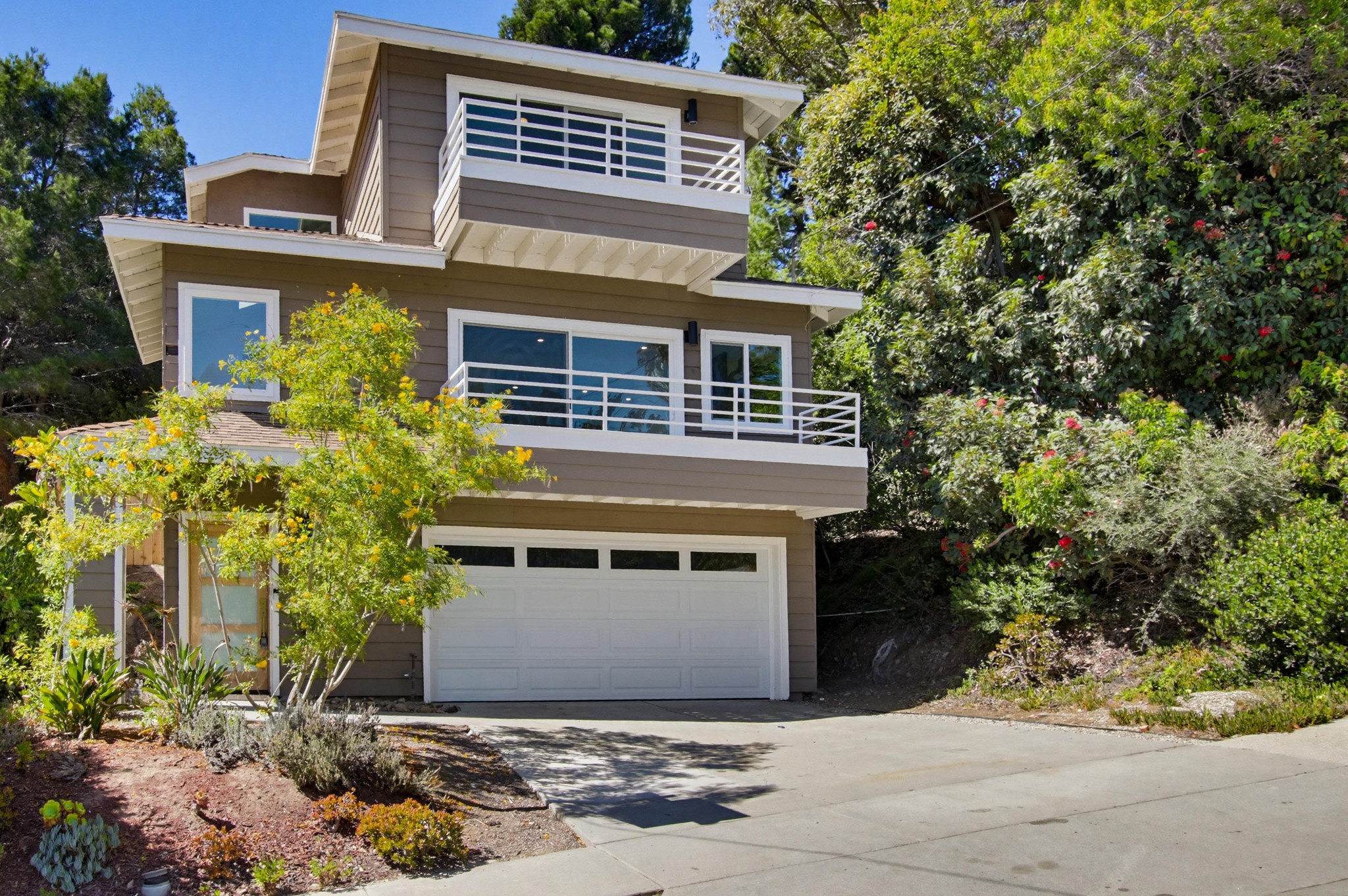 Virtual tour photo 1 of 44 for 6448 Glidden St