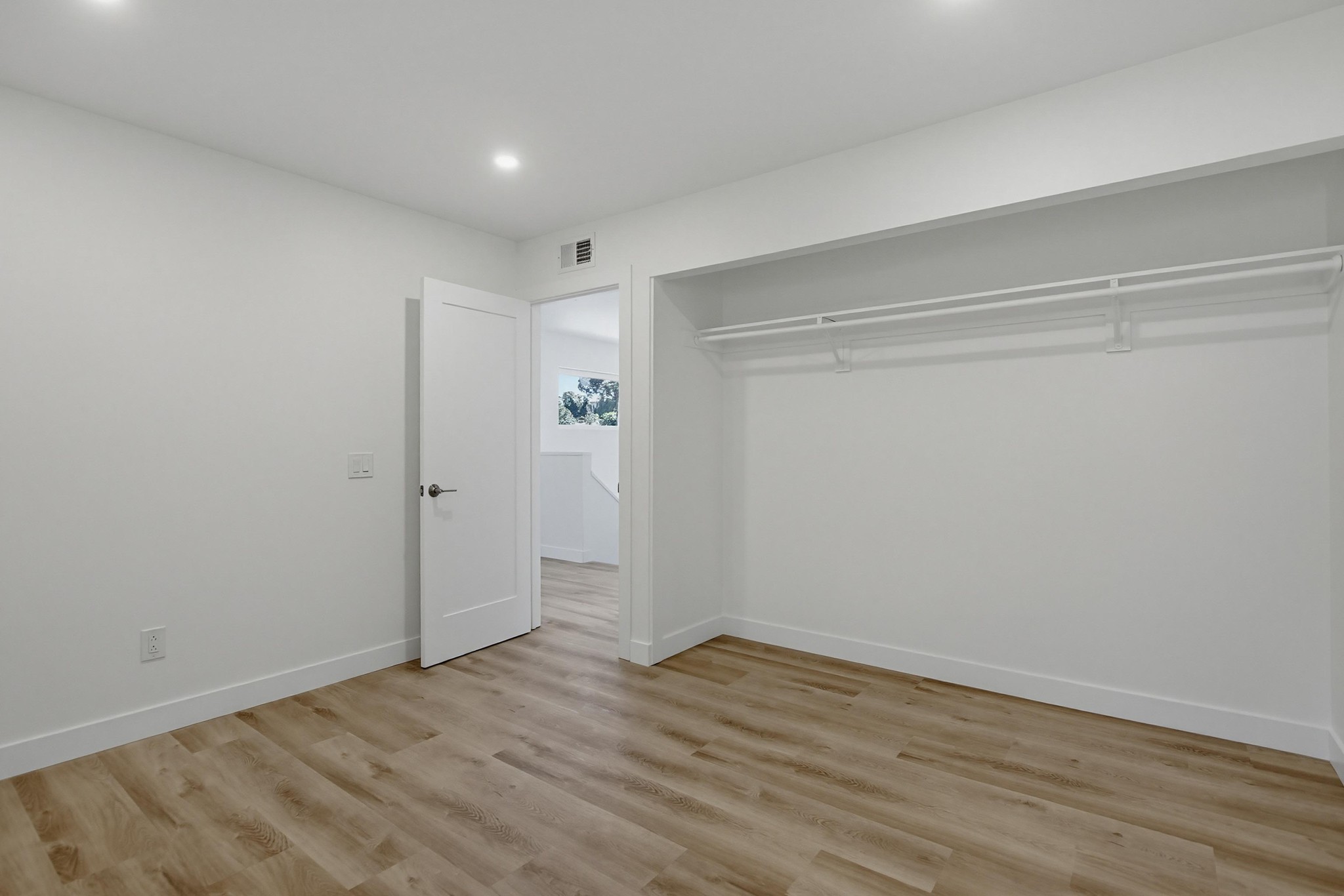 Virtual tour photo 27 of 44 for 6448 Glidden St