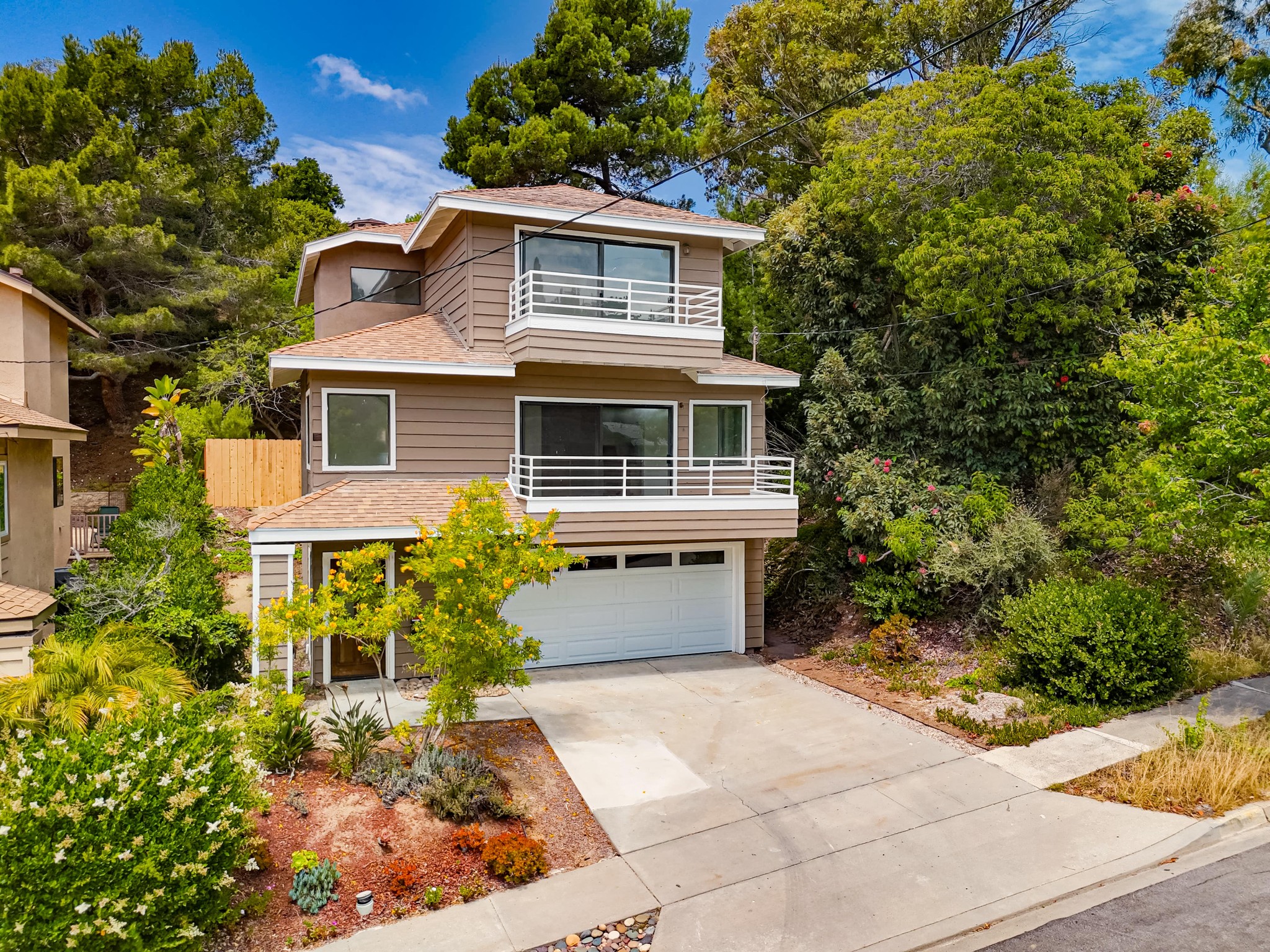 Virtual tour photo 1 of 27 for 6448 Glidden St