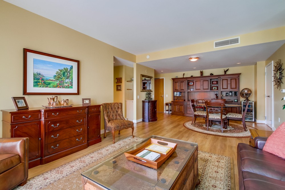 Virtual tour photo 9 of 43 for 645 Front St #1014