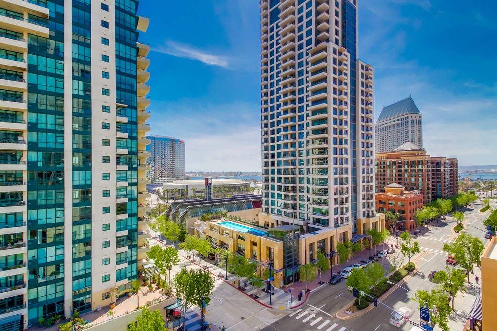 Virtual tour photo 34 of 43 for 645 Front St #1014