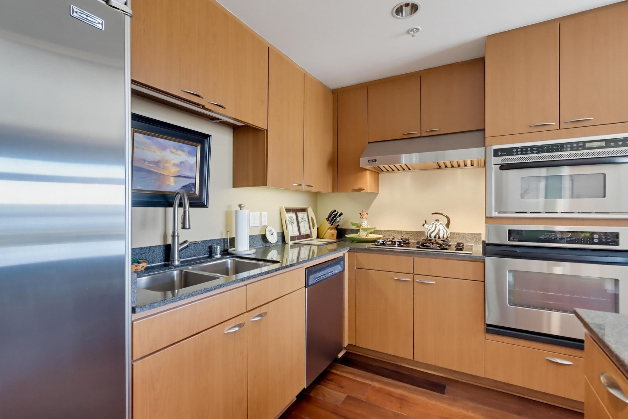 Virtual tour photo 10 of 53 for 645 Front St