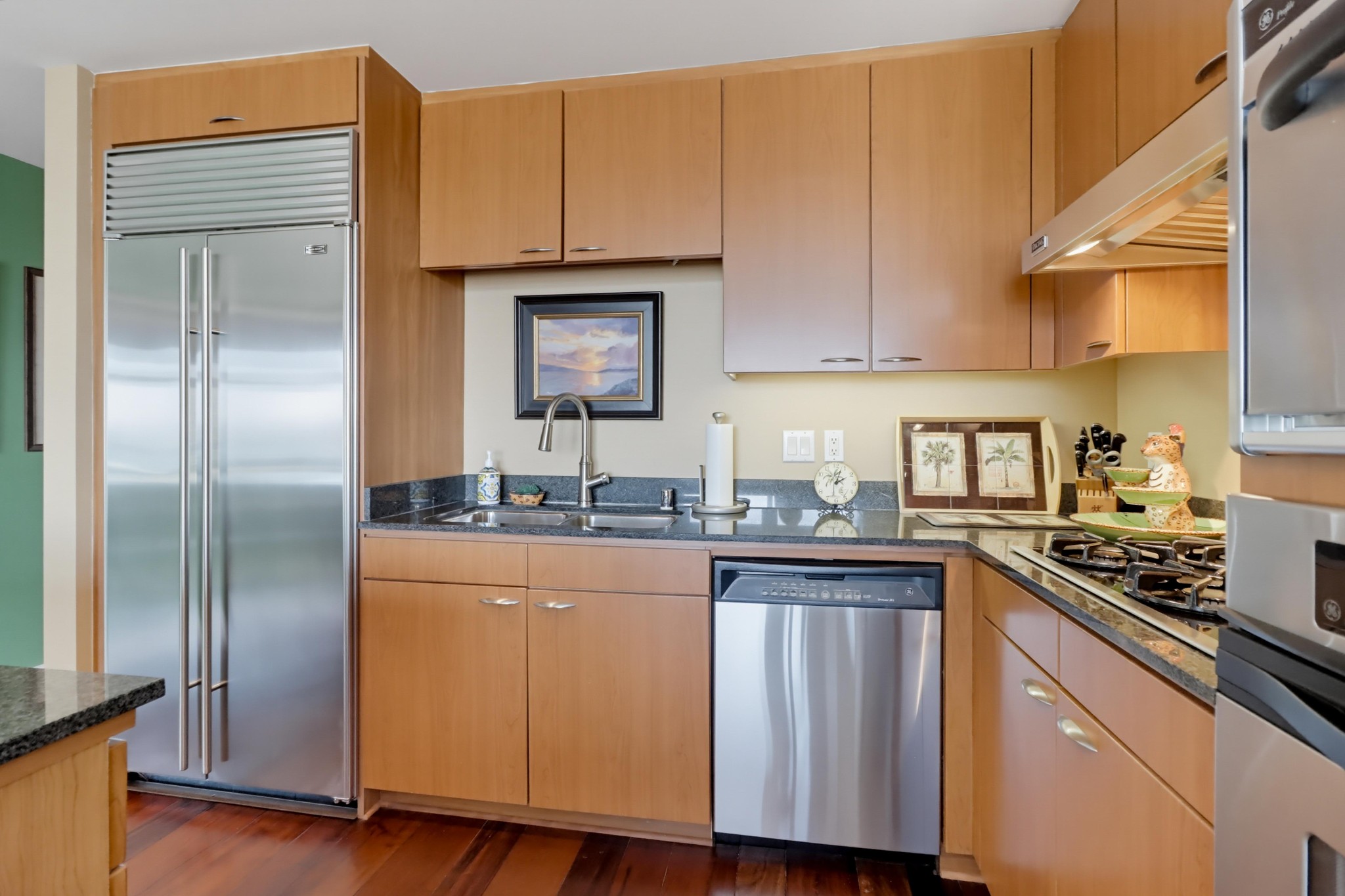Virtual tour photo 11 of 53 for 645 Front St