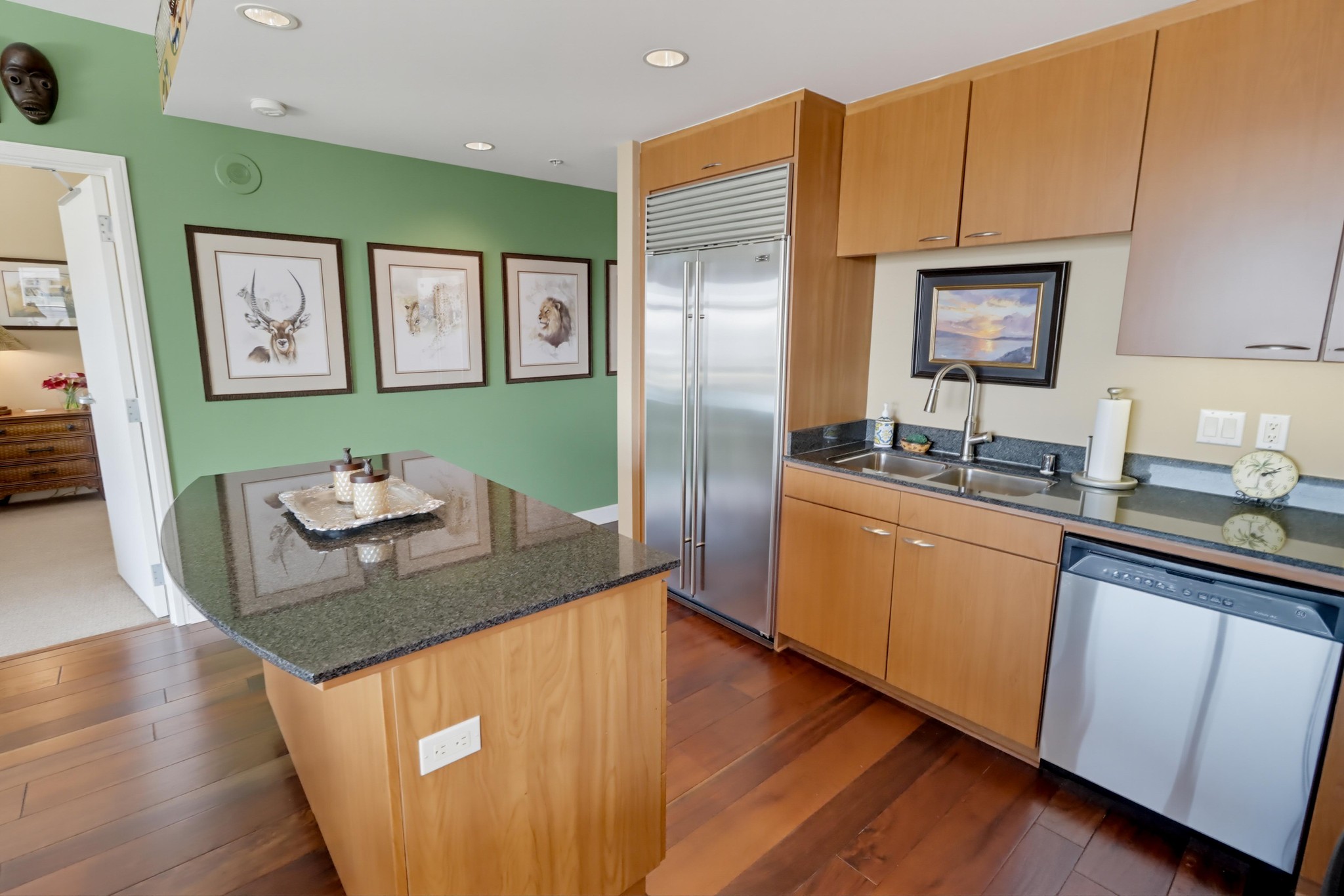 Virtual tour photo 14 of 53 for 645 Front St