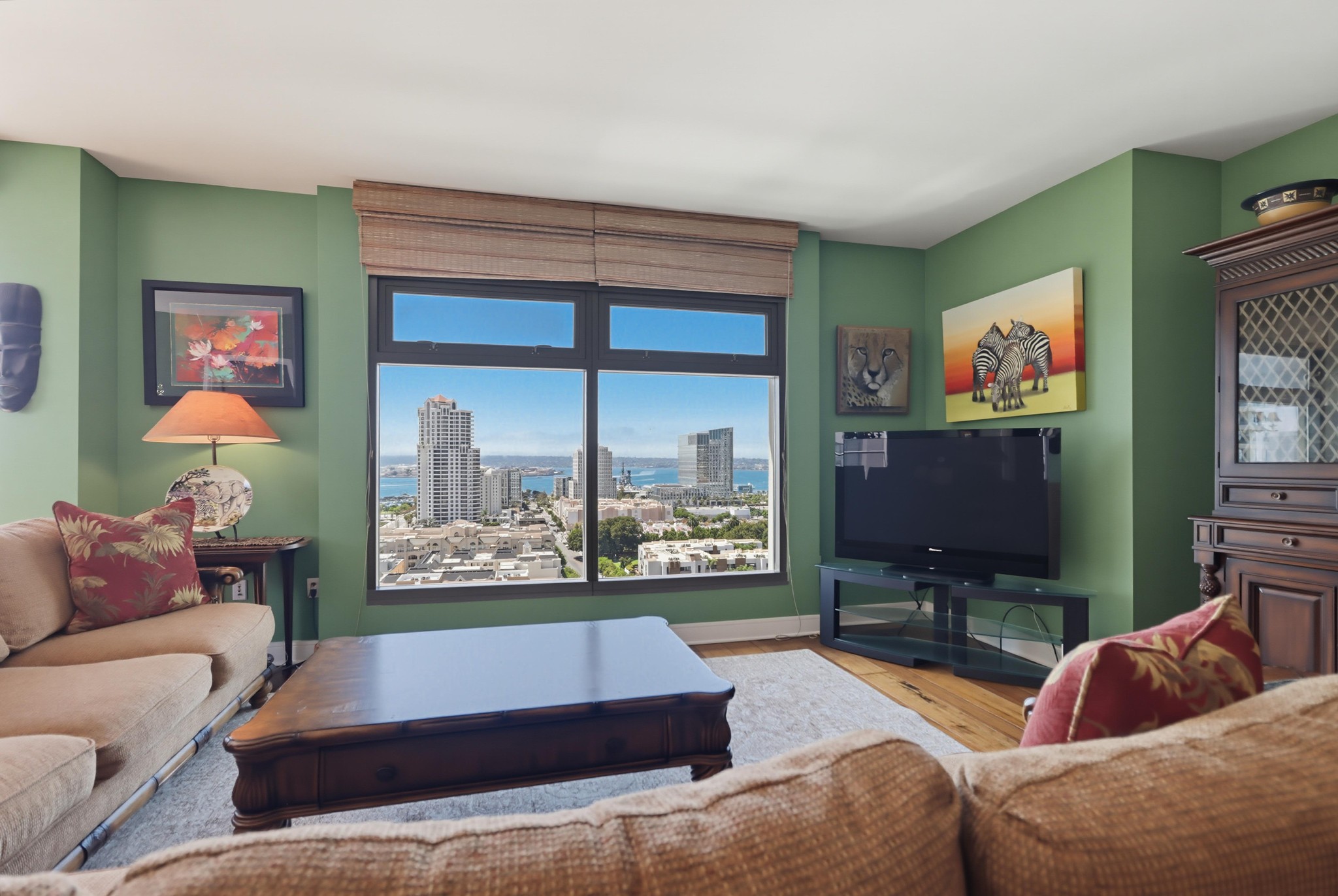 Virtual tour photo 16 of 53 for 645 Front St