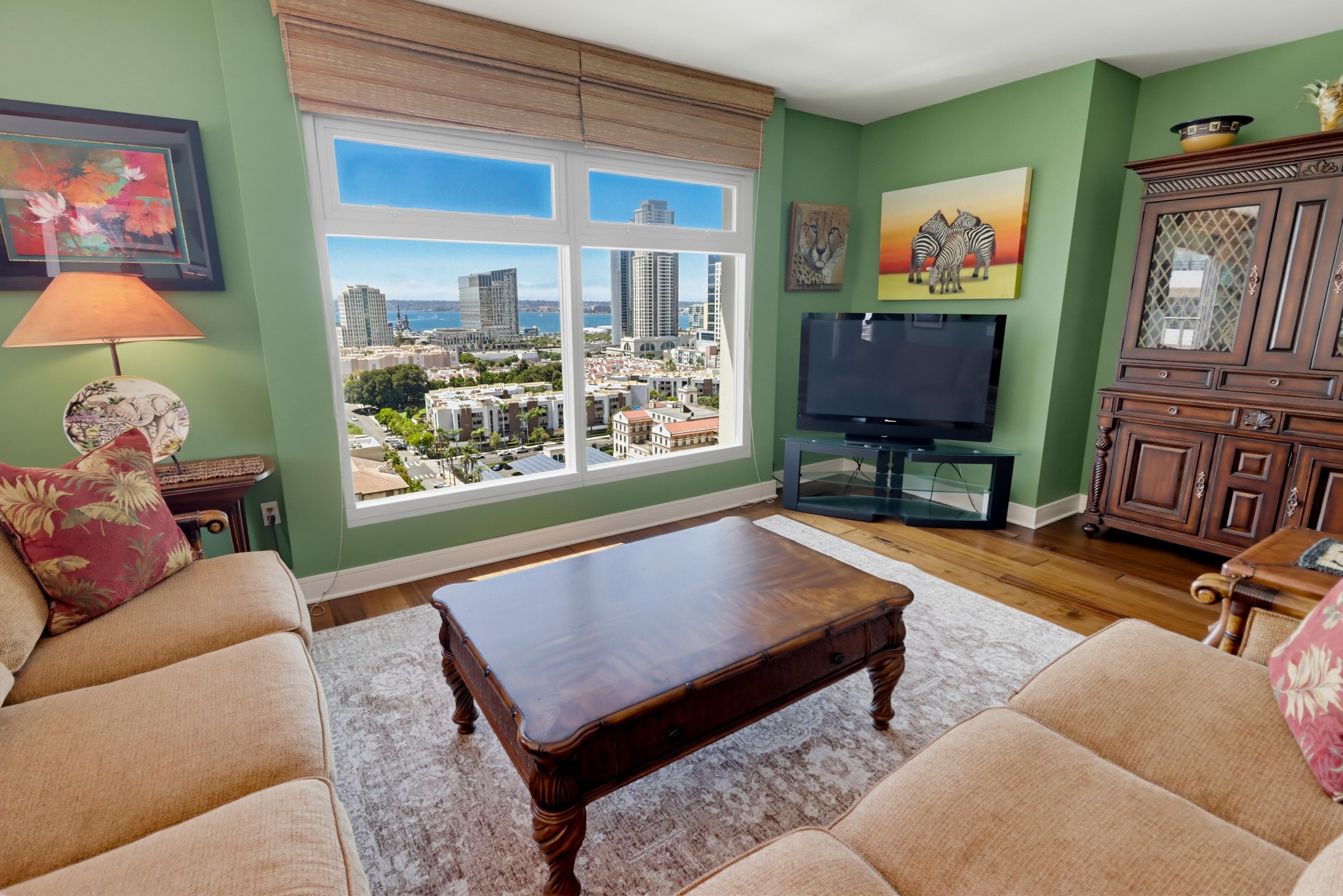 Virtual tour photo 18 of 53 for 645 Front St