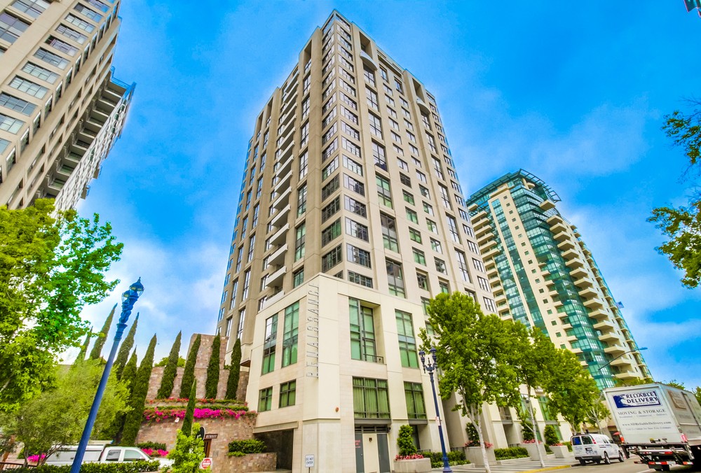 Virtual tour photo 1 of 40 for 645 Front St
