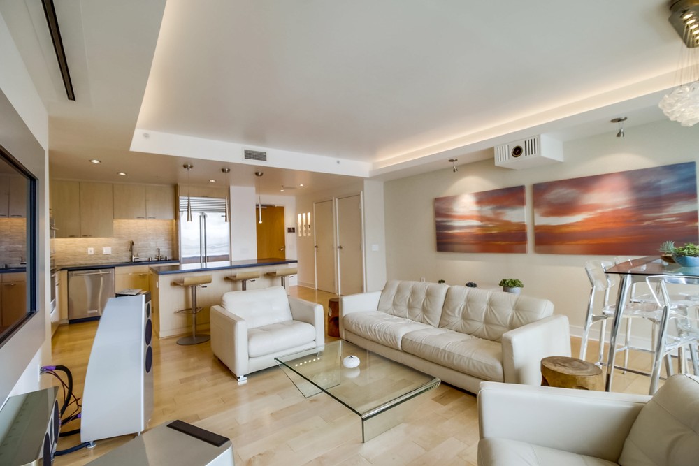 Virtual tour photo 10 of 40 for 645 Front St