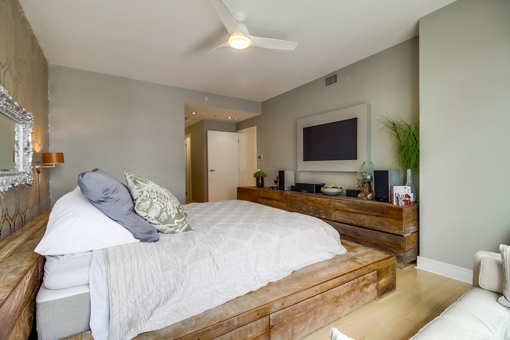 Virtual tour photo 25 of 40 for 645 Front St