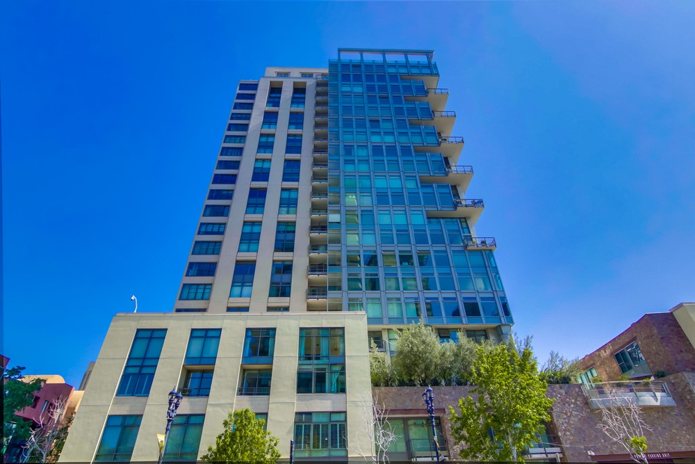 Virtual tour photo 3 of 38 for 645 Front St