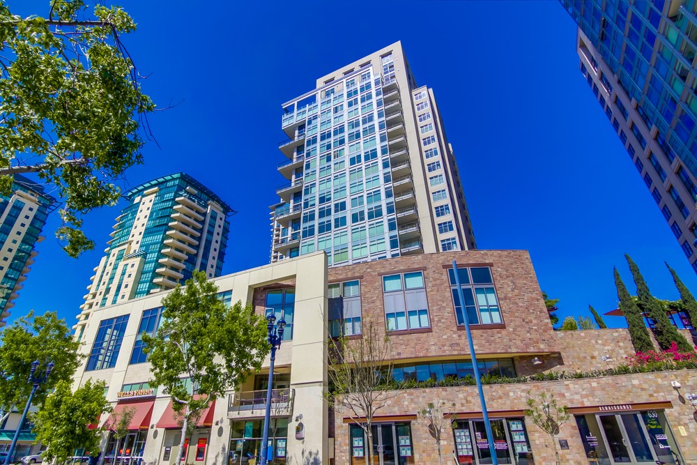 Virtual tour photo 8 of 38 for 645 Front St