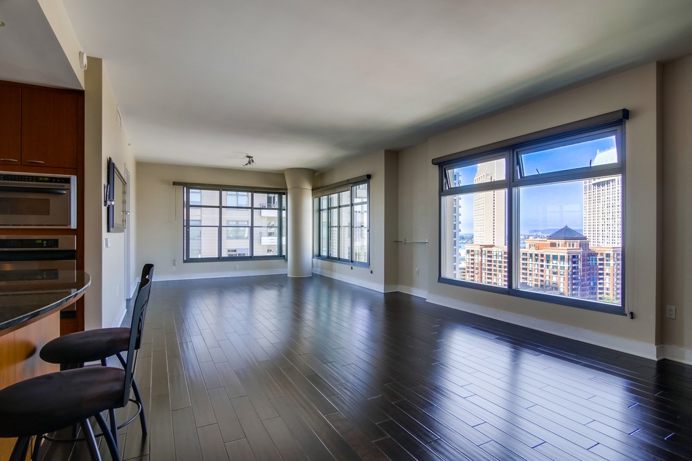 Virtual tour photo 9 of 38 for 645 Front St