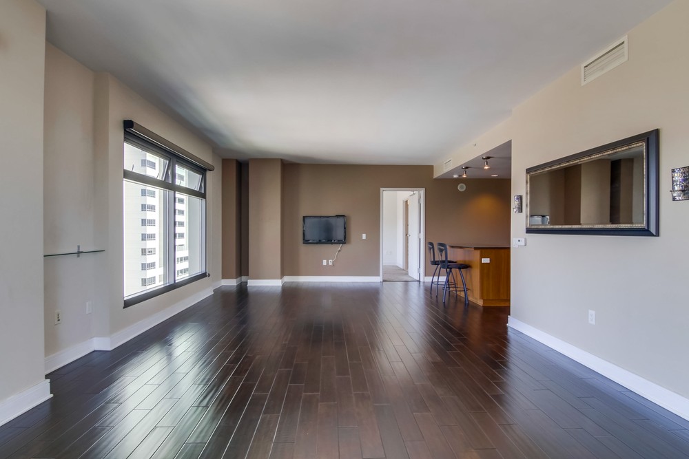 Virtual tour photo 14 of 38 for 645 Front St