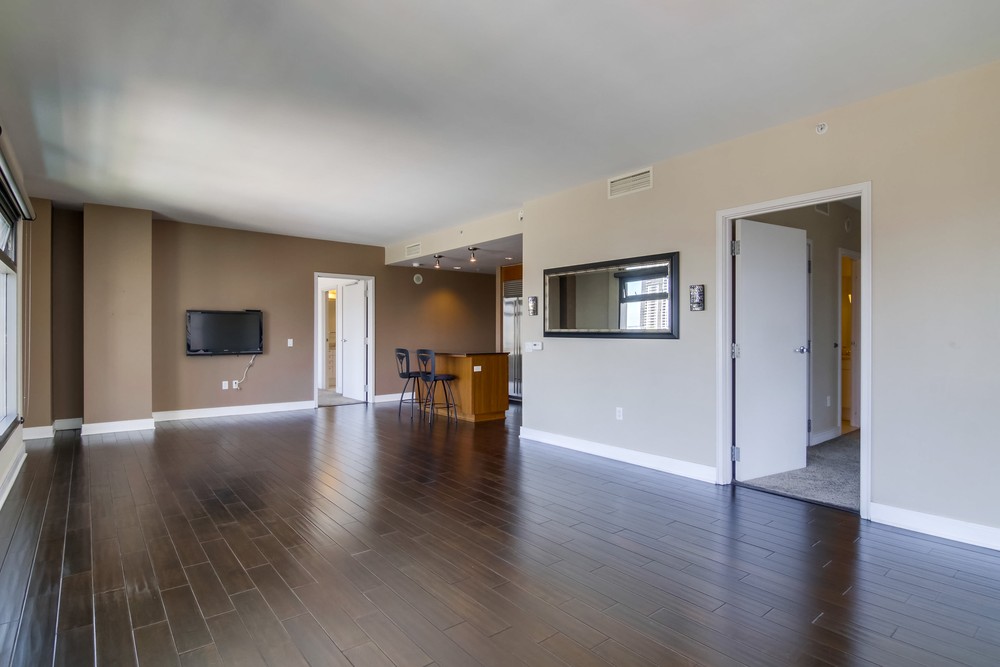 Virtual tour photo 15 of 38 for 645 Front St