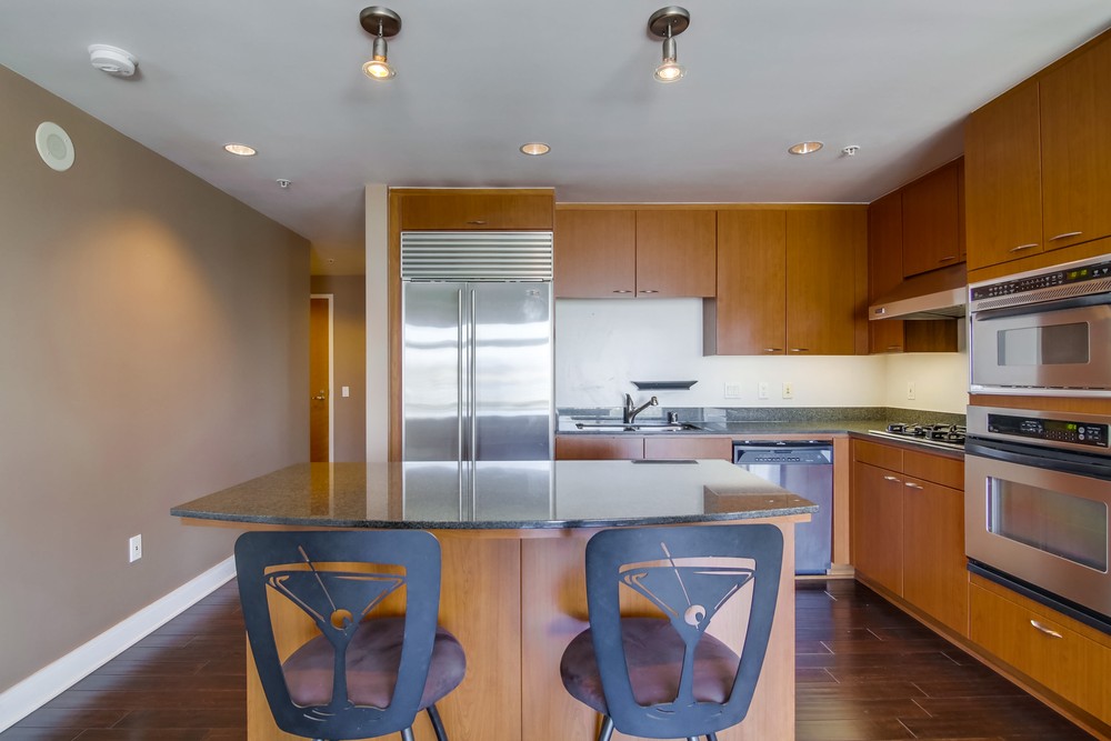 Virtual tour photo 17 of 38 for 645 Front St