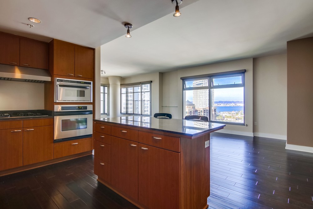 Virtual tour photo 21 of 38 for 645 Front St