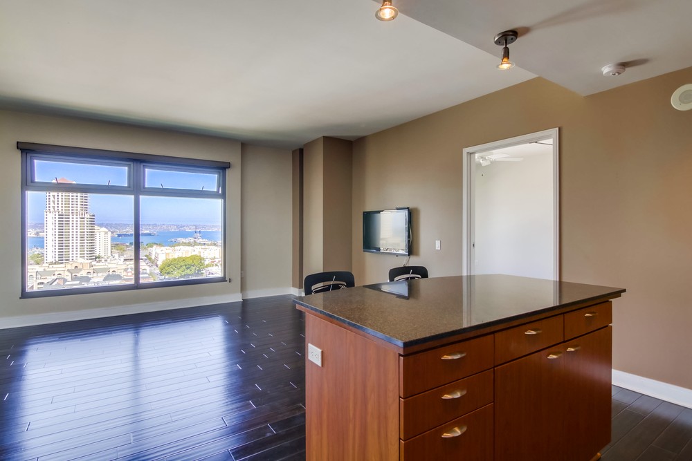 Virtual tour photo 22 of 38 for 645 Front St