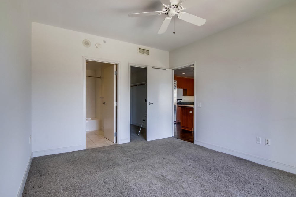 Virtual tour photo 32 of 38 for 645 Front St