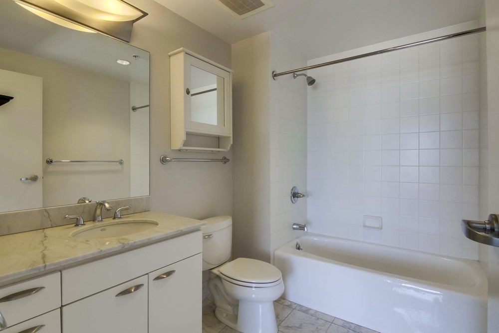 Virtual tour photo 34 of 38 for 645 Front St
