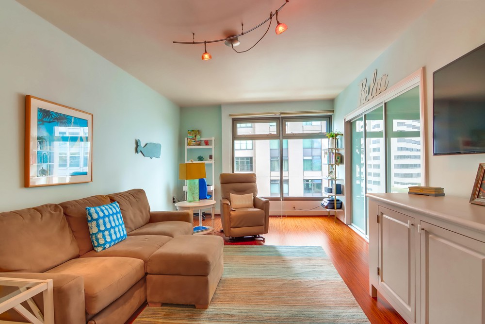 Virtual tour photo 11 of 63 for 645 Front St