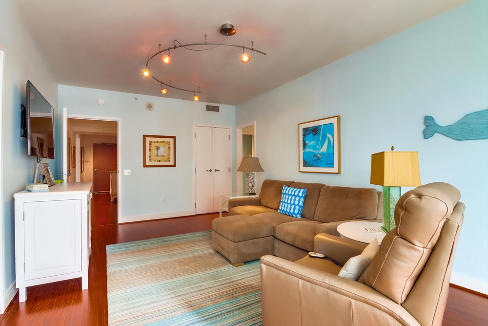 Virtual tour photo 13 of 63 for 645 Front St