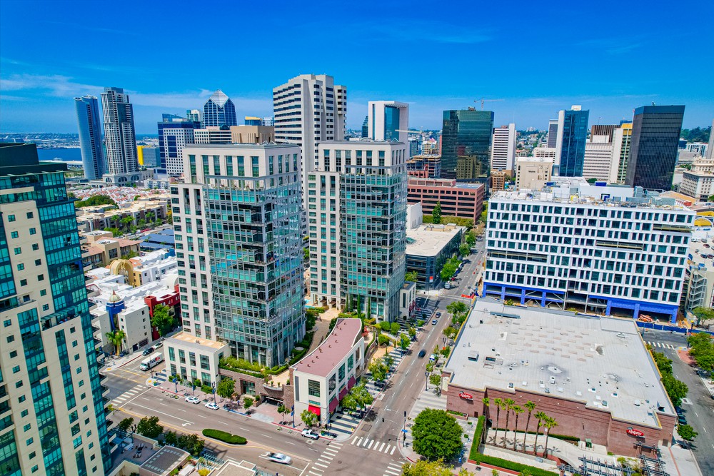 Virtual tour photo 11 of 15 for 645 Front St