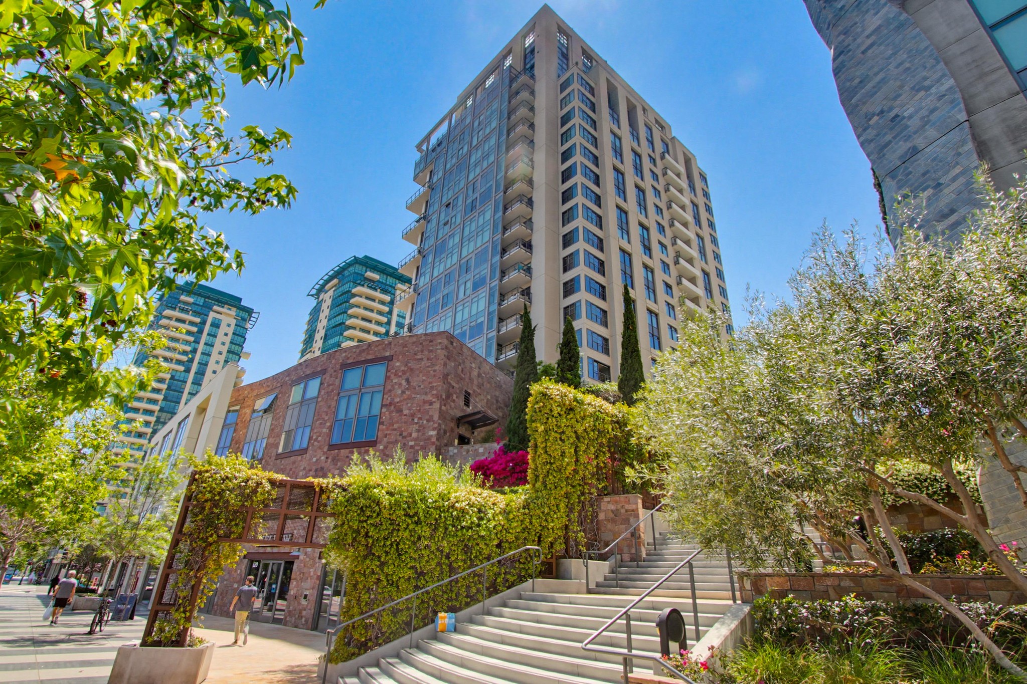 Virtual tour photo 1 of 57 for 645 Front St UNIT 1208