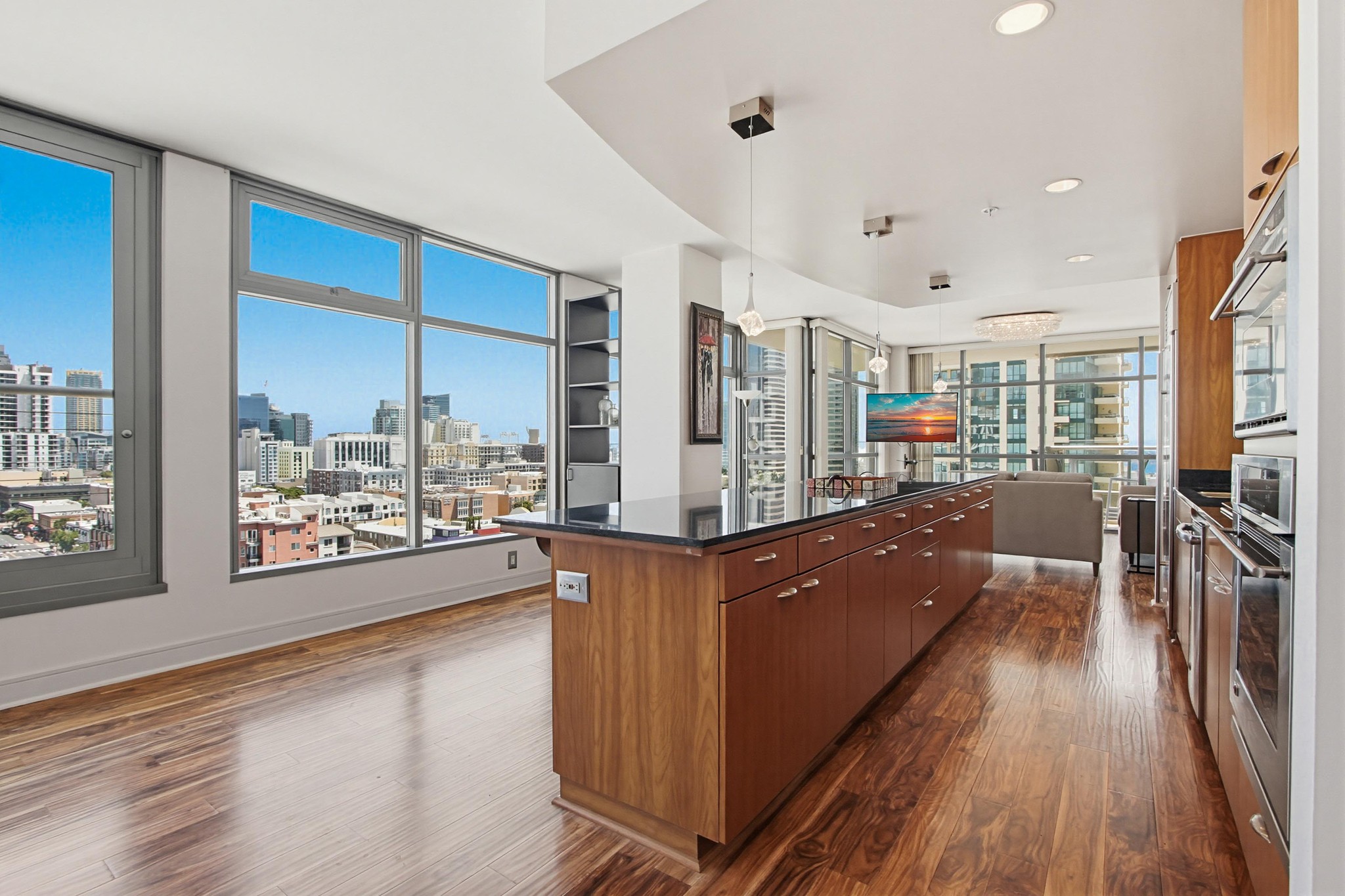 Virtual tour photo 14 of 57 for 645 Front St UNIT 1208