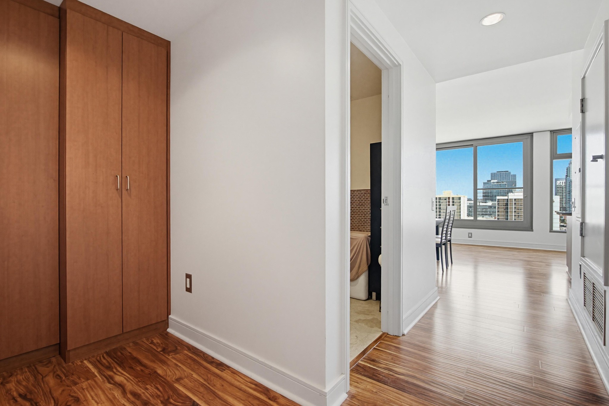 Virtual tour photo 31 of 57 for 645 Front St UNIT 1208