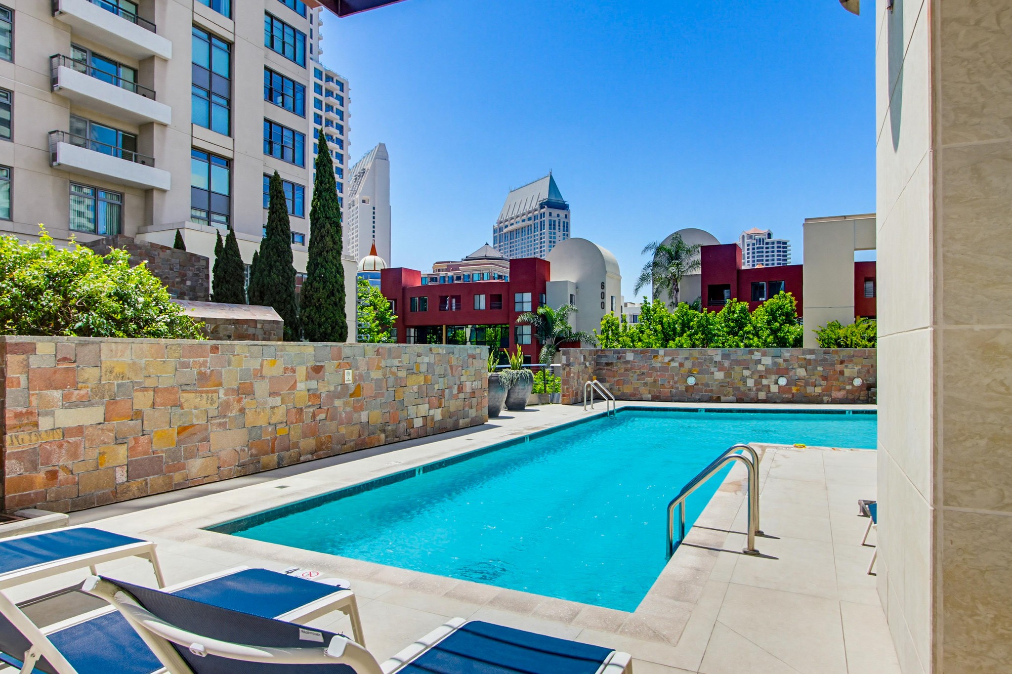 Virtual tour photo 53 of 57 for 645 Front St UNIT 1208