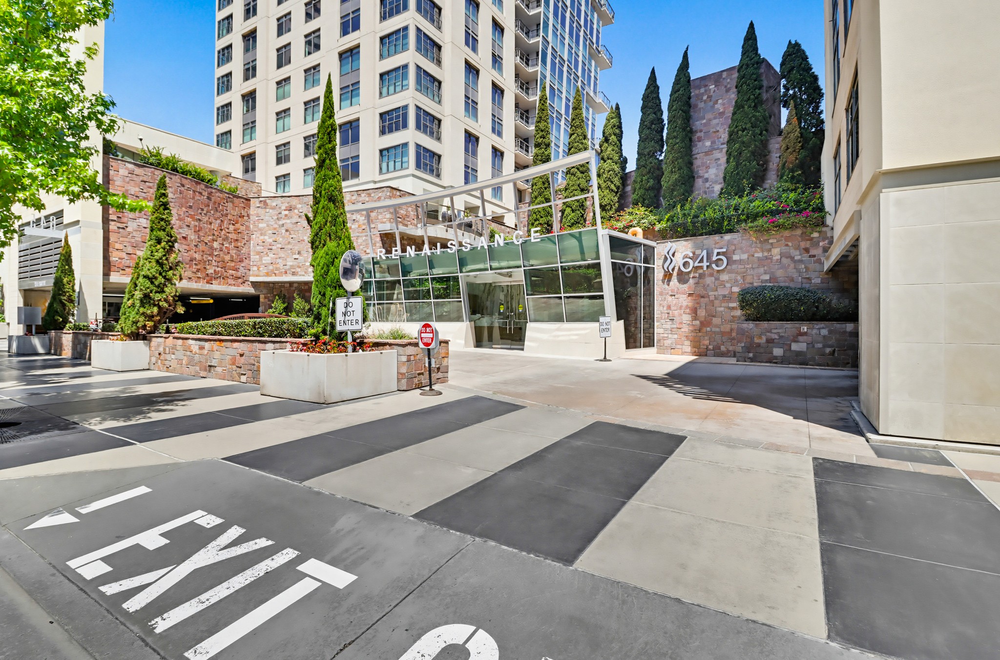Virtual tour photo 3 of 51 for 645 Front St UNIT 1806
