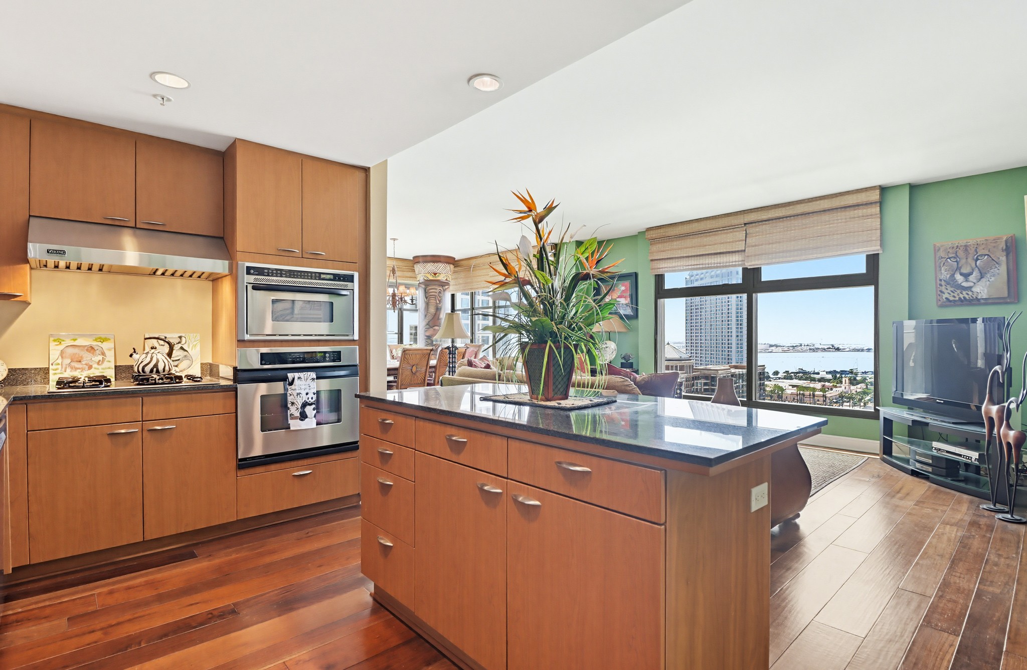 Virtual tour photo 10 of 51 for 645 Front St UNIT 1806