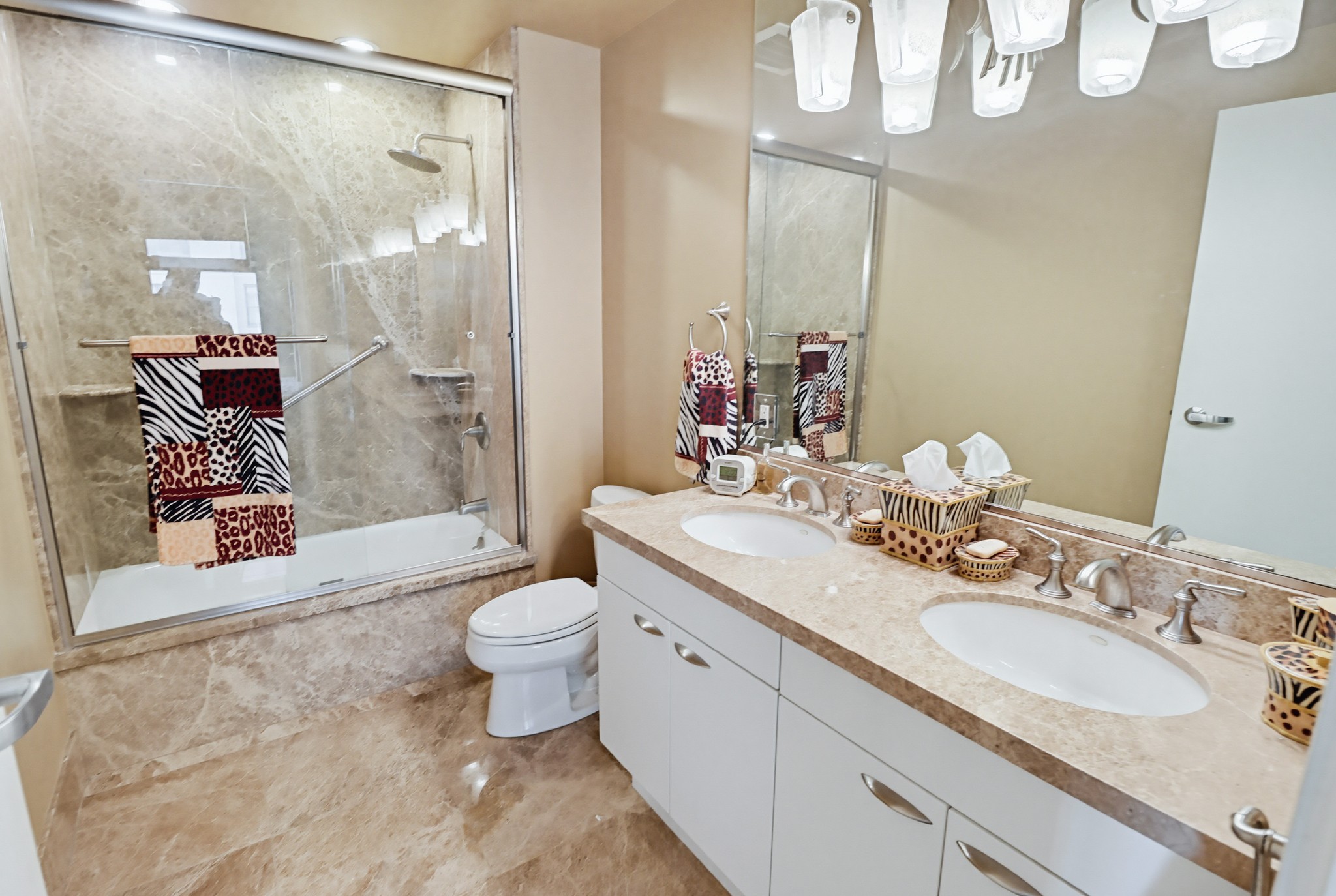 Virtual tour photo 34 of 51 for 645 Front St UNIT 1806