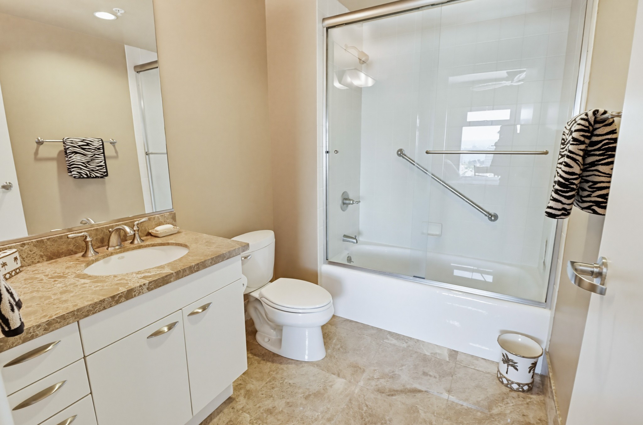 Virtual tour photo 40 of 51 for 645 Front St UNIT 1806