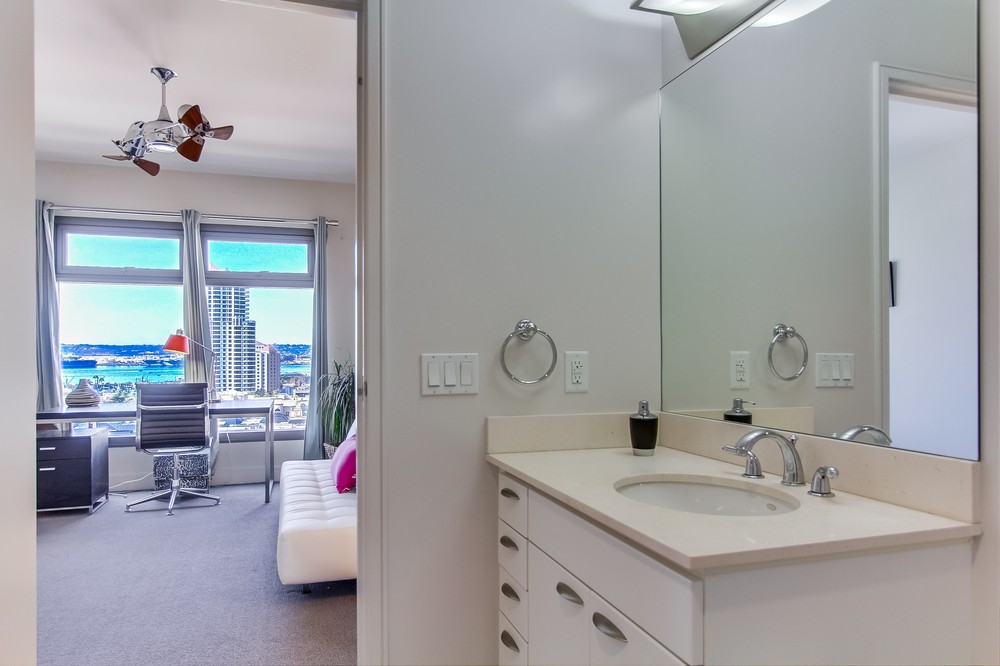 Virtual tour photo 22 of 44 for 645 Front Street #1406