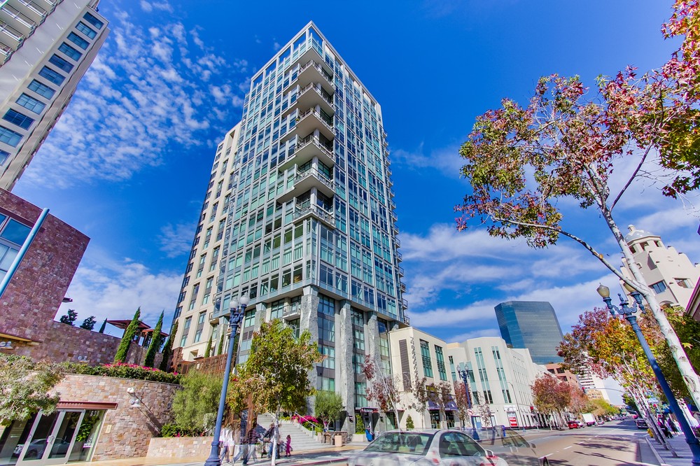 Virtual tour photo 31 of 44 for 645 Front Street #1406