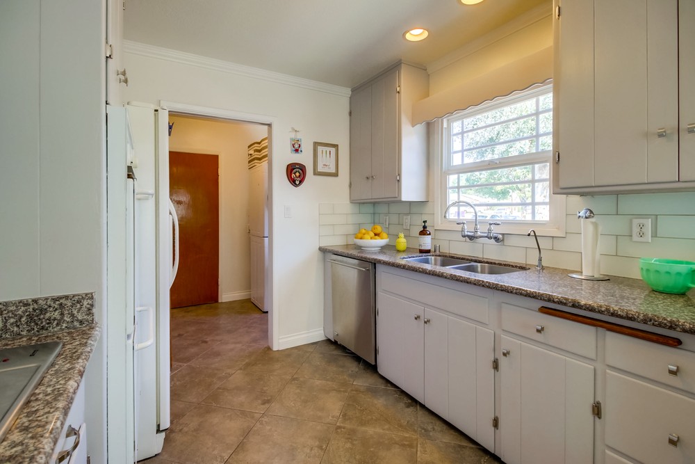 Virtual tour photo 12 of 35 for 6541 Delbarton St