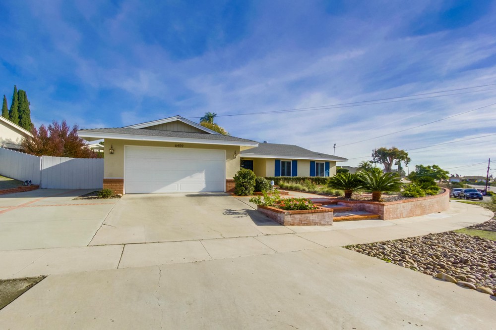 Virtual tour photo 6 of 49 for 6459 Lake Shore Dr