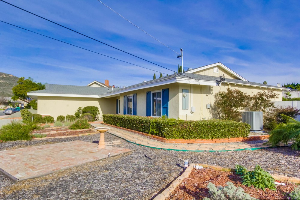 Virtual tour photo 7 of 49 for 6459 Lake Shore Dr