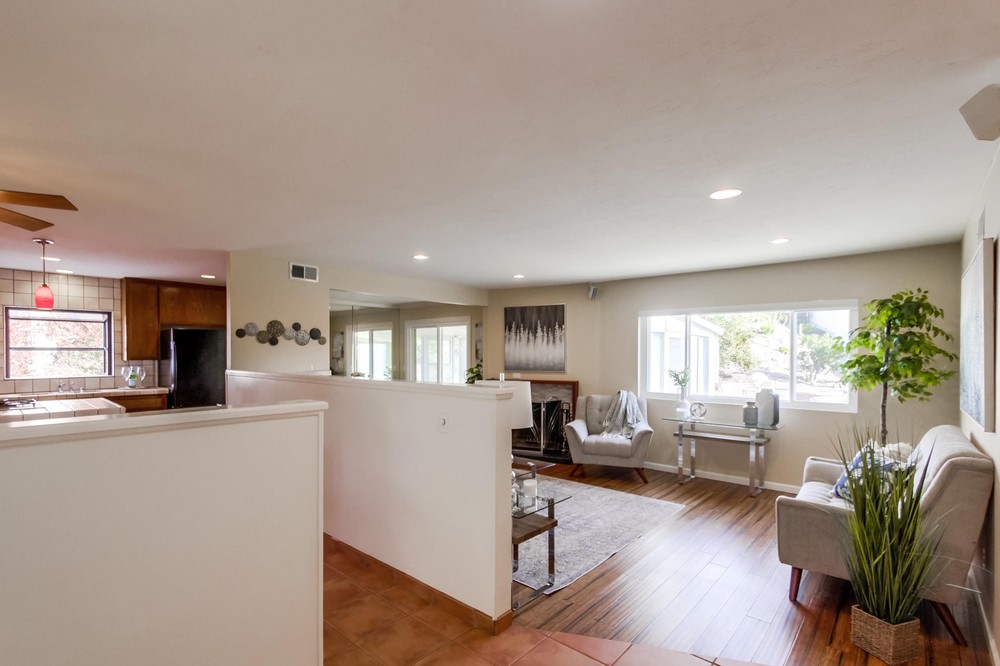 Virtual tour photo 9 of 49 for 6459 Lake Shore Dr