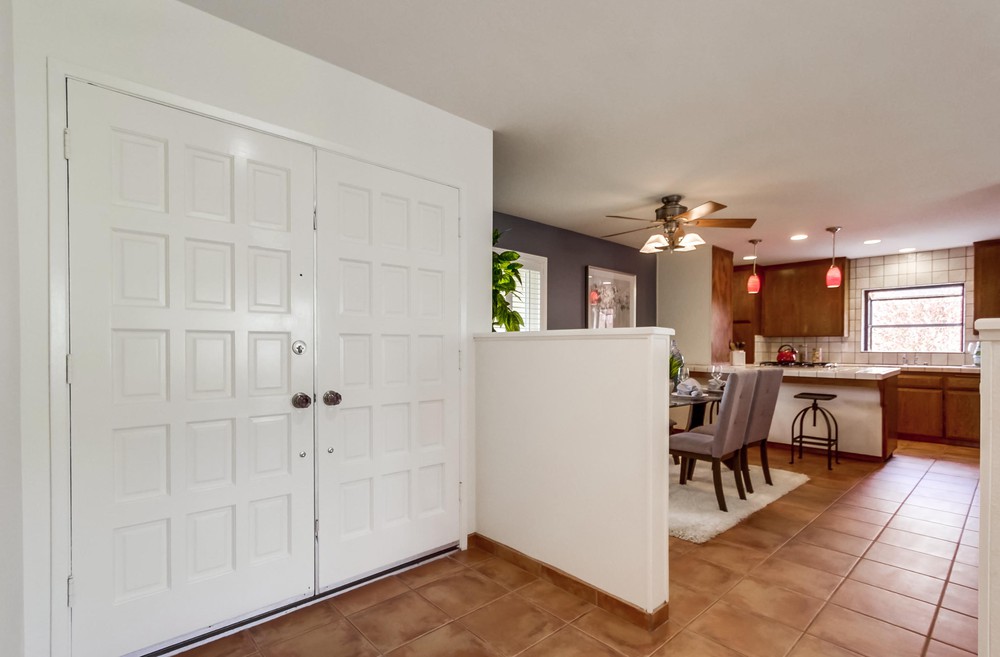 Virtual tour photo 10 of 49 for 6459 Lake Shore Dr