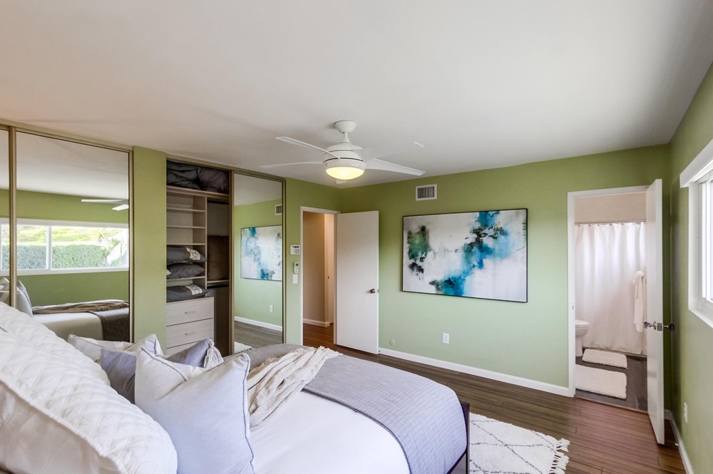 Virtual tour photo 30 of 49 for 6459 Lake Shore Dr