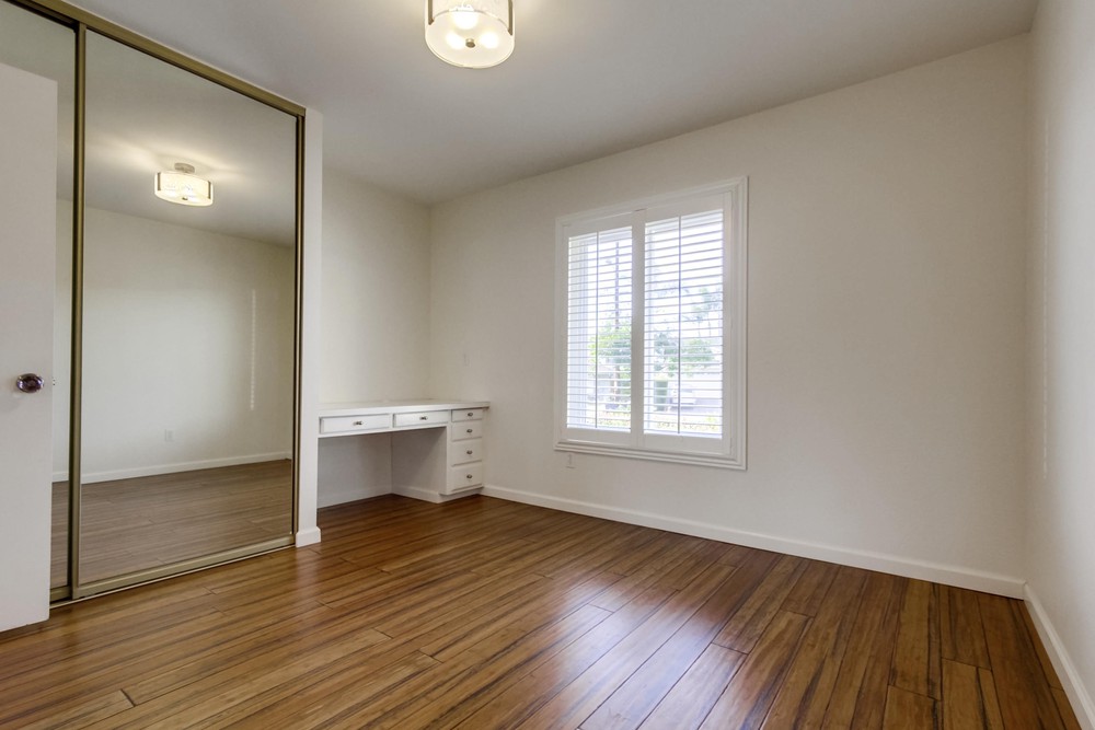 Virtual tour photo 34 of 49 for 6459 Lake Shore Dr