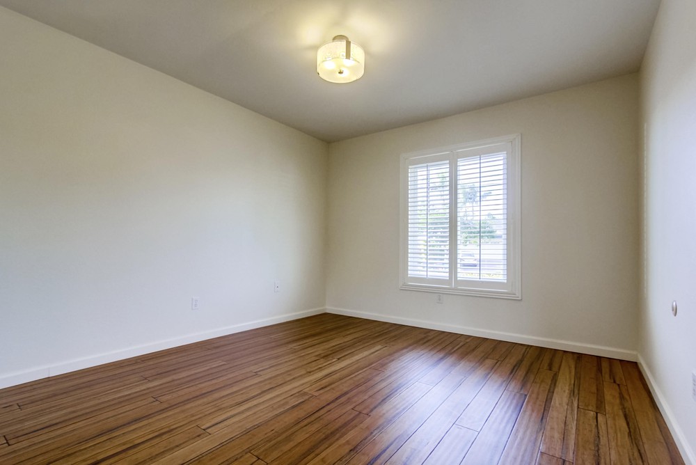 Virtual tour photo 36 of 49 for 6459 Lake Shore Dr