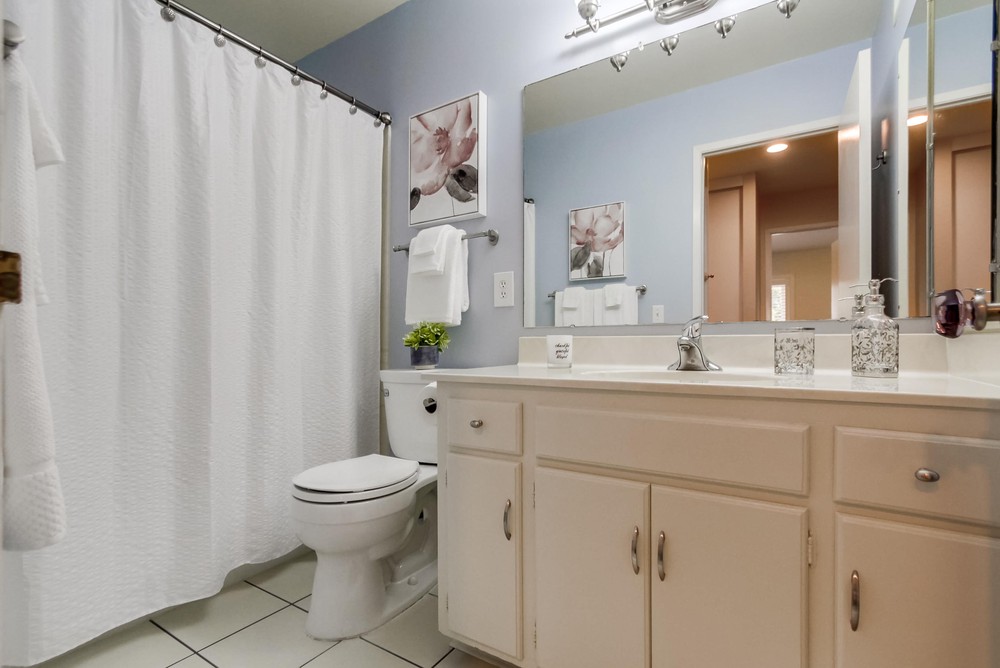 Virtual tour photo 38 of 49 for 6459 Lake Shore Dr