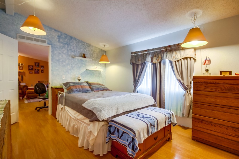 Virtual tour photo 18 of 38 for 6460 Convoy Ct #99